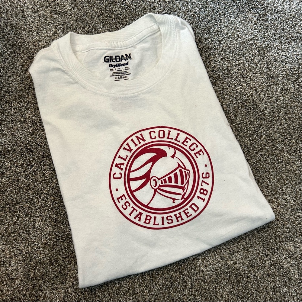 NWOT Calvin College Knights Short Sleeve T-Shirt